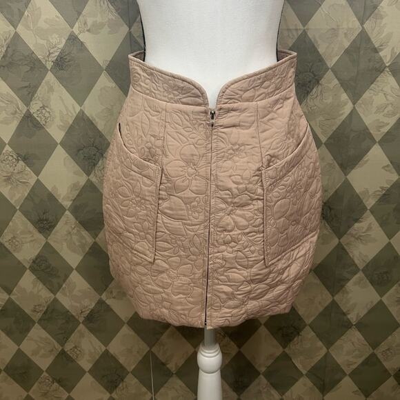 En Saison Journee Mini Skirt in Peony with Pockets and Front Zipper - Picture 3 of 8